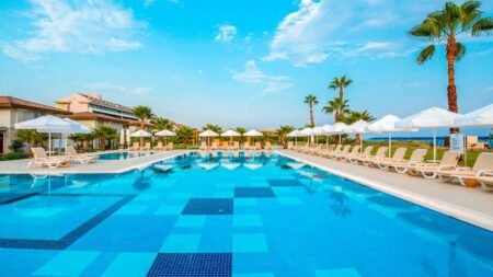 Crystal Deluxe Resort