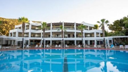 Latanya Beach Resort