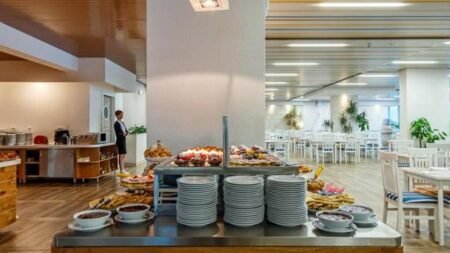 Carine Hotel Delfin