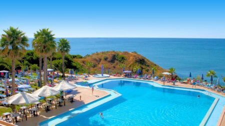 Auramar Beach Resort