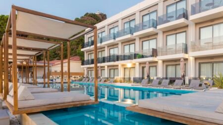Samian Mare Hotel Suites & Spa