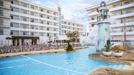 Fergus Club Pineda Splash